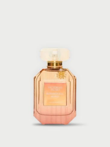 Victoria's Secret parfemi na svetloj pozadini.