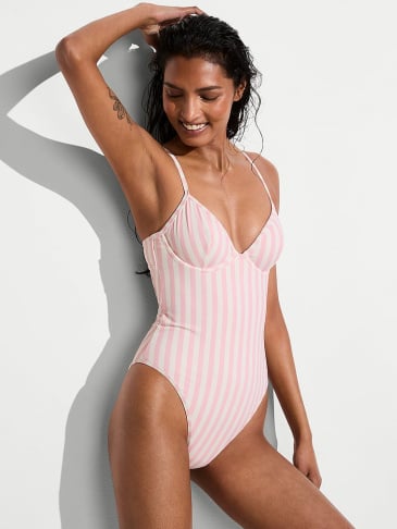 Victoria's Secret jednodelni kupaći na svetloj pozadini.